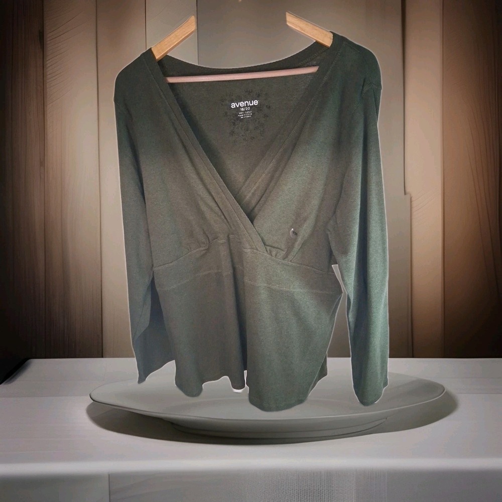Deep V-Neck 100% Cotton 3/4 Sleeve Soft Comfort Shirt by Avenue NWT Size 18/20 - Picture 2 of 8